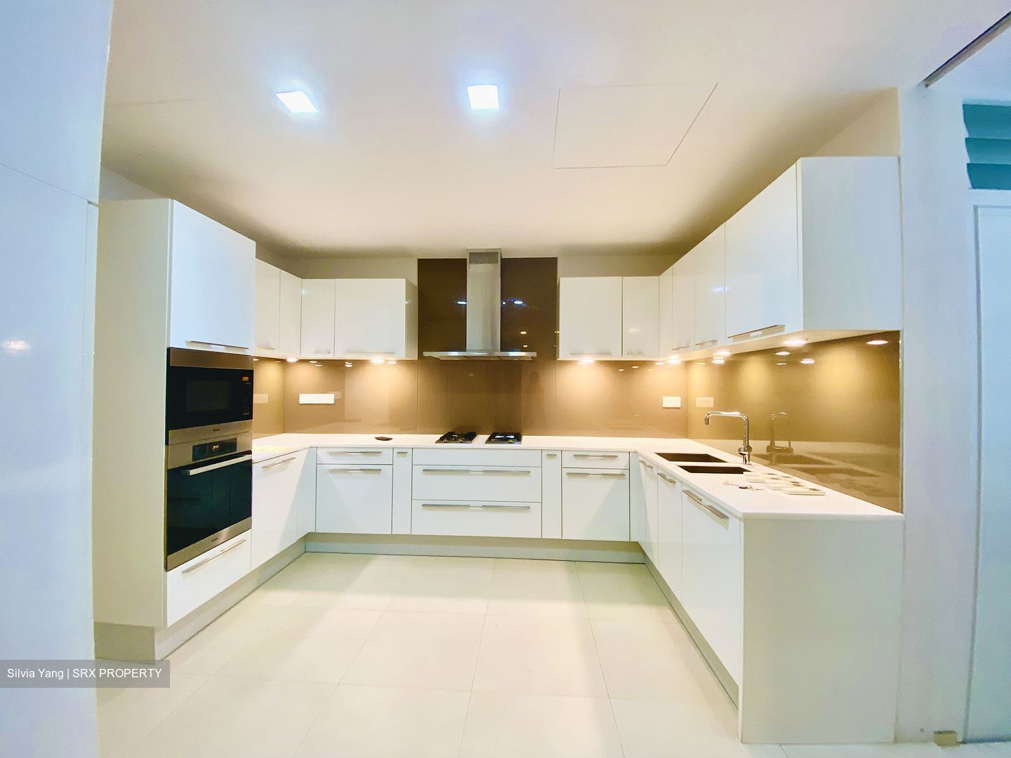 Urban Suites (D9), Condominium #413068111